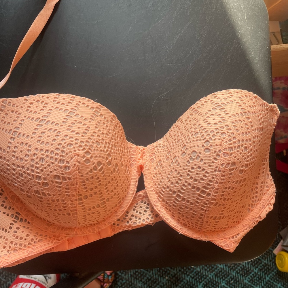 Women’s Victoria secret changeable strap bra 38c